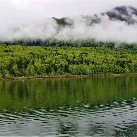 7 Lakes *